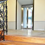 Sarego Luxury Apt